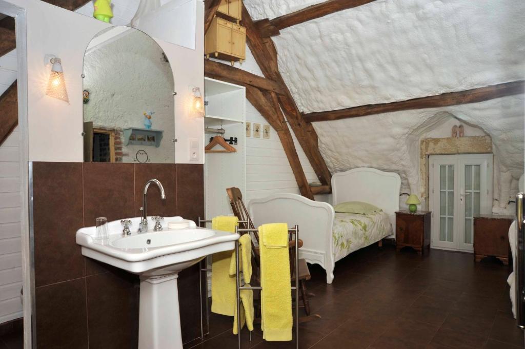 Chambres Et Tables D'Hotes Le Voriou Couddes Стая снимка